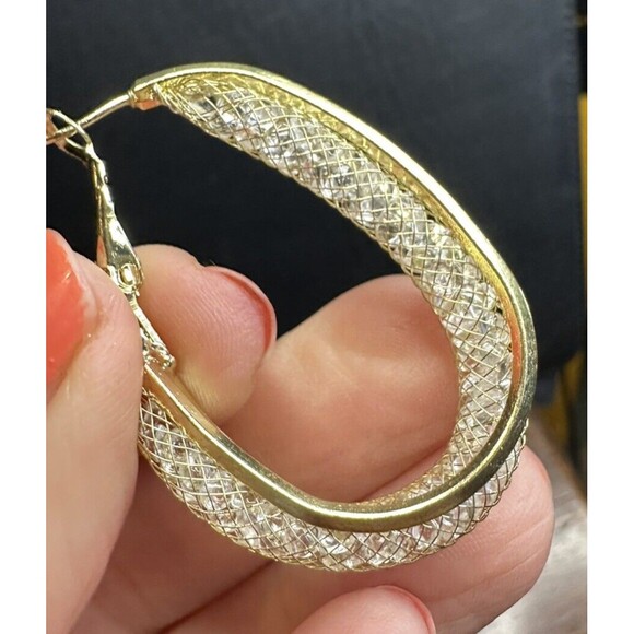 lot 2 gold Tone Oval hoop earrings subtle bling elegant interesting - Picture 8 of 15